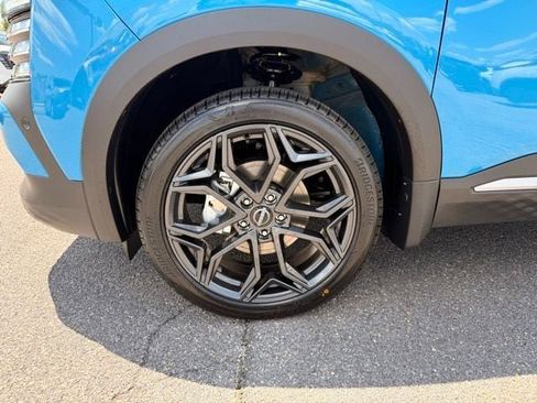 New 2026 Nissan Kicks SR w/ SR Premium Package AWD/4WD image 9