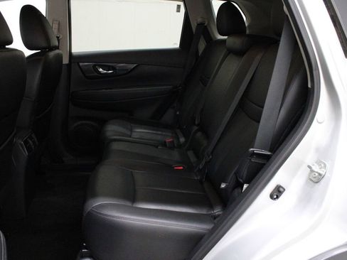 Used 2020 Nissan Rogue SL image 11