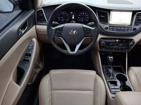 Used 2016 Hyundai Tucson Limited w/ Option Group 03 FWD image 10