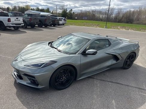 Used 2022 Chevrolet Corvette Stingray Preferred Conv w/ Z51 Performance Package RWD image 2