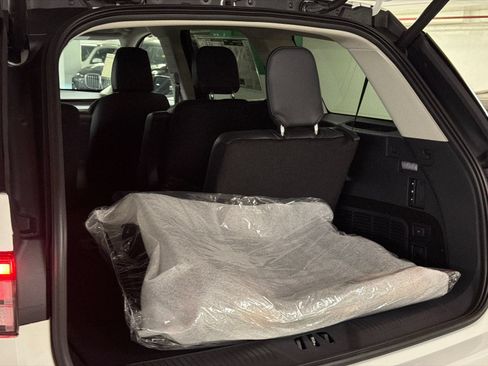 New 2027 Lincoln Aviator AWD image 8