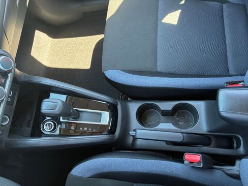 Used 2025 Nissan Versa SV image 39