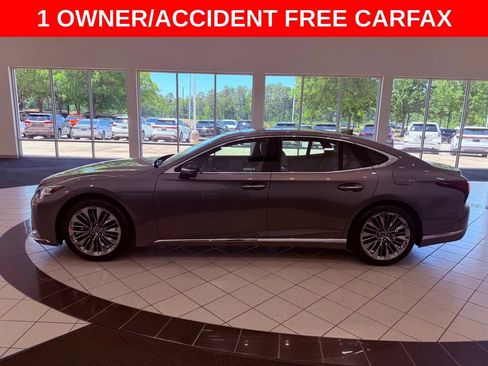 Used 2023 Lexus LS 500 w/ Accessory Package (Z2) RWD image 4