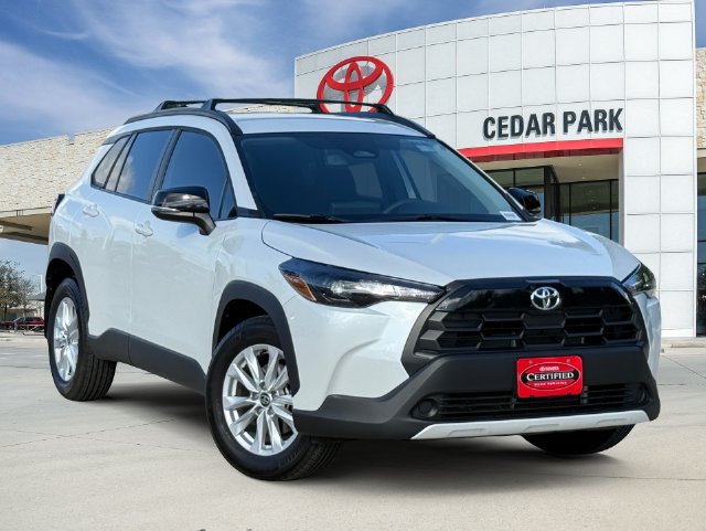 Used 2026 Toyota Corolla Cross LE FWD image 1