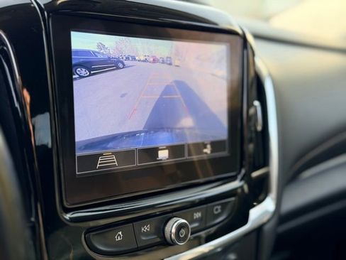 Used 2020 Chevrolet Traverse LT image 15