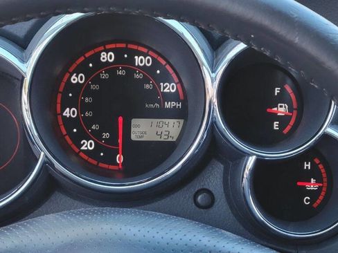 Used 2006 Toyota Matrix XR image 24