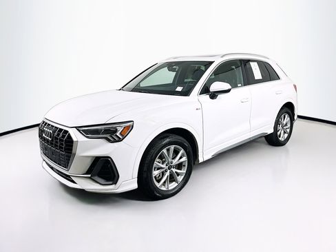 Used 2023 Audi Q3 2.0T Premium image 3