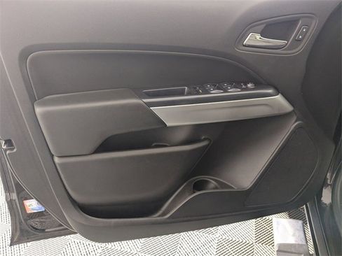 Used 2020 Chevrolet Colorado LT w/ LT Convenience Package image 10