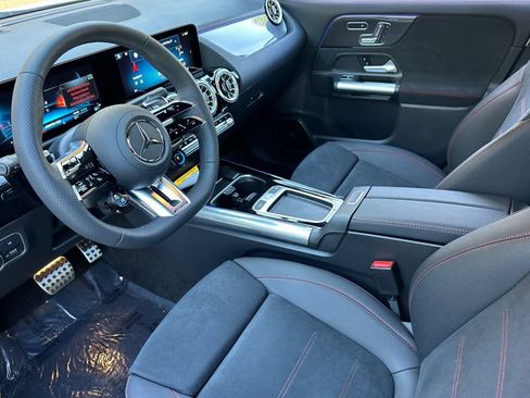 New 2026 Mercedes-Benz GLA 35 AMG 4MATIC image 9