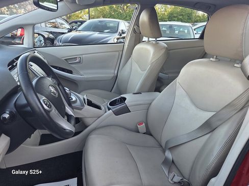 Used 2014 Toyota Prius image 11