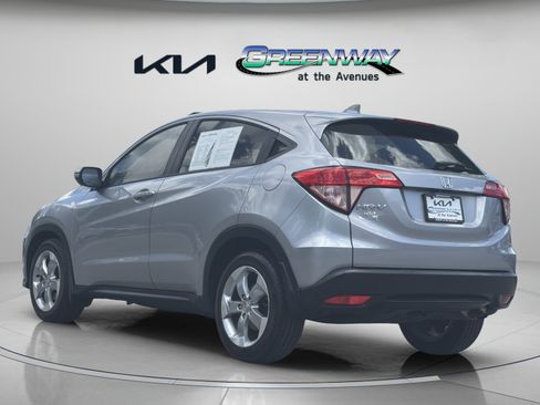 Used 2017 Honda HR-V EX image 4