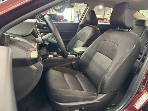 Used 2024 Nissan Altima 2.5 SV FWD image 16