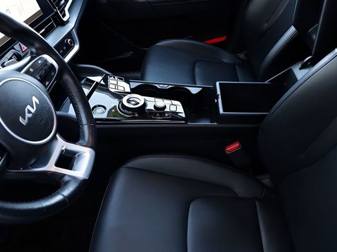 Used 2023 Kia Sportage EX image 40