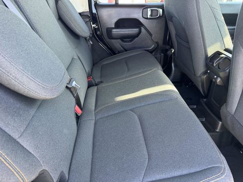 Certified 2025 Jeep Wrangler Willys image 10