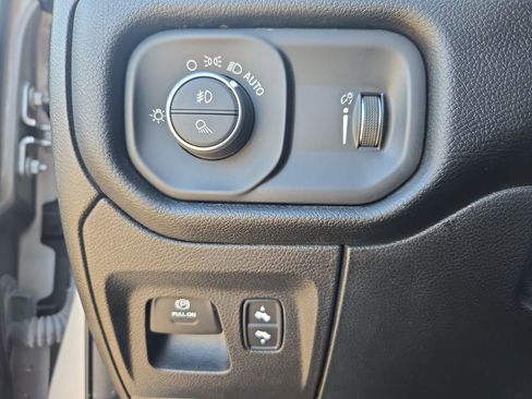 Used 2021 RAM 1500 Big Horn AWD/4WD image 26