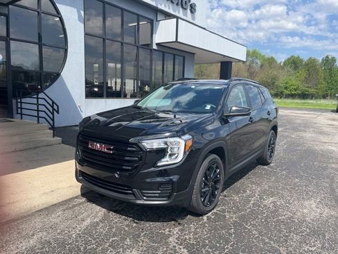 Used 2024 GMC Terrain SLE w/ Elevation Edition AWD/4WD image 2