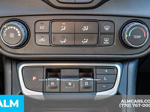 Used 2024 GMC Terrain SLE image 43