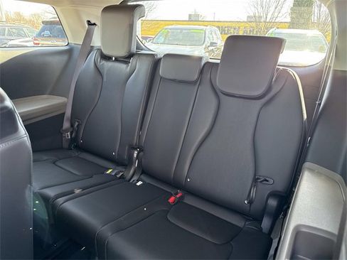 New 2026 Kia Carnival LXS image 15