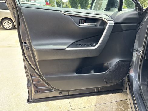 Used 2020 Toyota RAV4 XSE w/ XSE Grade Weather Package AWD/4WD image 9