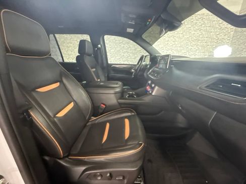 Used 2023 GMC Yukon AT4 w/ Technology Package AWD/4WD image 11