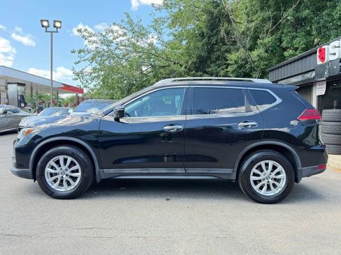 Used 2017 Nissan Rogue SV w/ Sun & Sound Touring Package AWD/4WD image 9