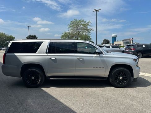 Used 2019 Chevrolet Suburban LT AWD/4WD image 8