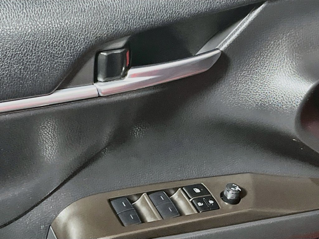 Used 2023 Toyota Camry SE w/ Convenience Package FWD image 13