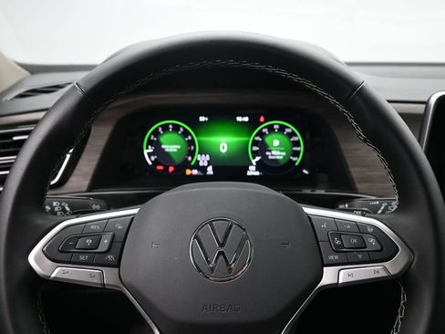 Used 2025 Volkswagen Atlas SEL AWD/4WD image 12