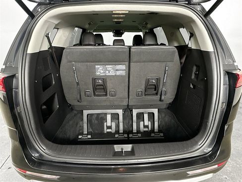 Certified 2024 Kia Carnival EX image 33