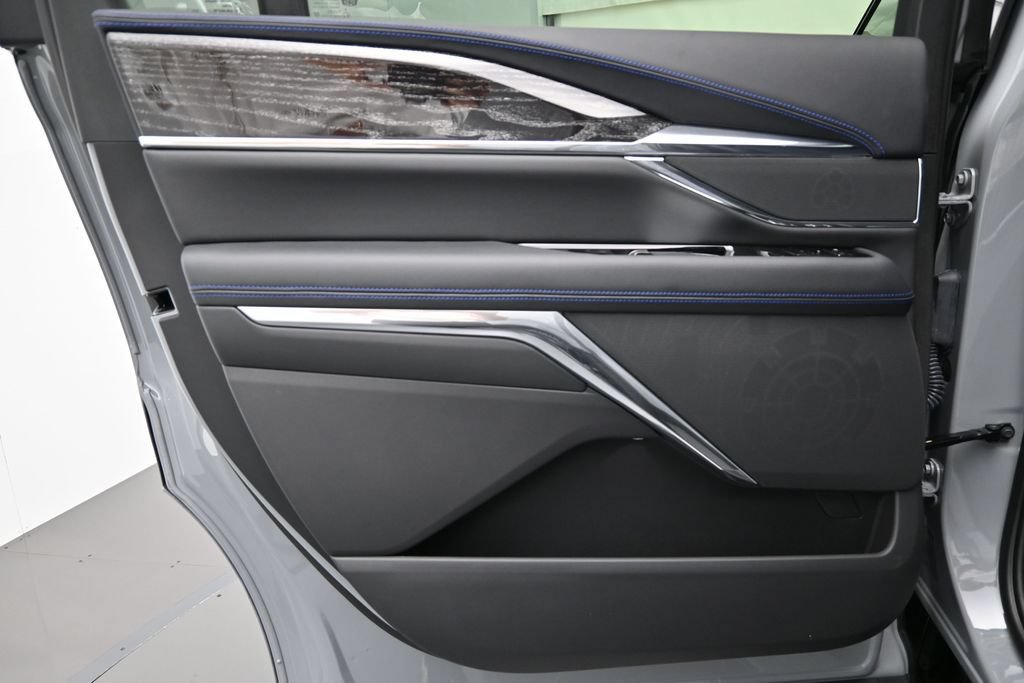 New 2026 Cadillac Escalade IQ Sport 1 w/ LPO, ONYX Package AWD/4WD image 29