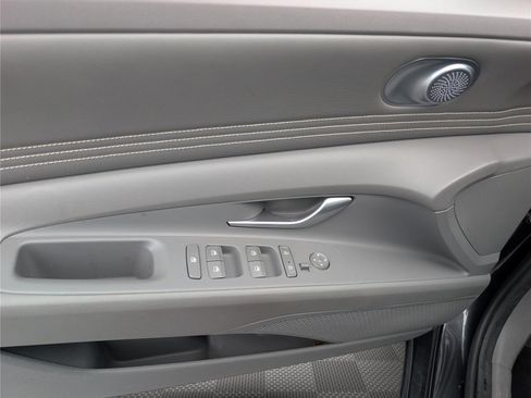 Used 2023 Hyundai Elantra SEL w/ Convenience Package FWD image 17