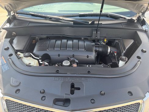 Used 2012 Chevrolet Traverse LS FWD image 25