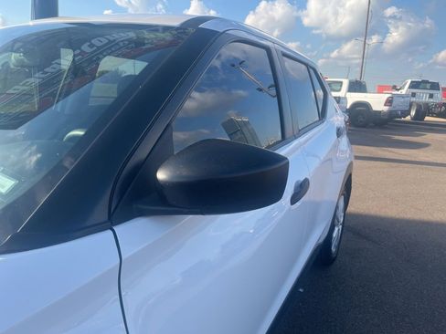 Used 2023 Nissan Kicks S image 34