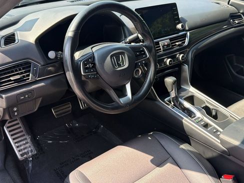 Used 2022 Honda Accord Sport image 4