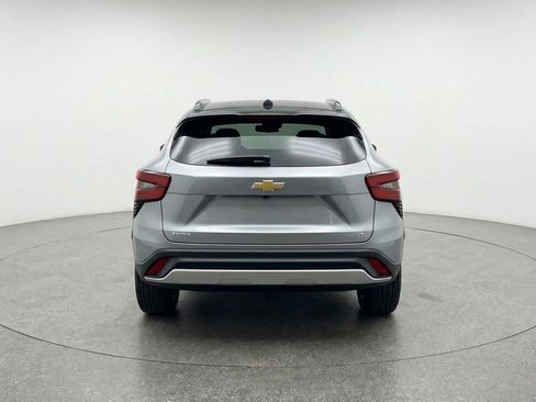 Used 2025 Chevrolet Trax LT image 7