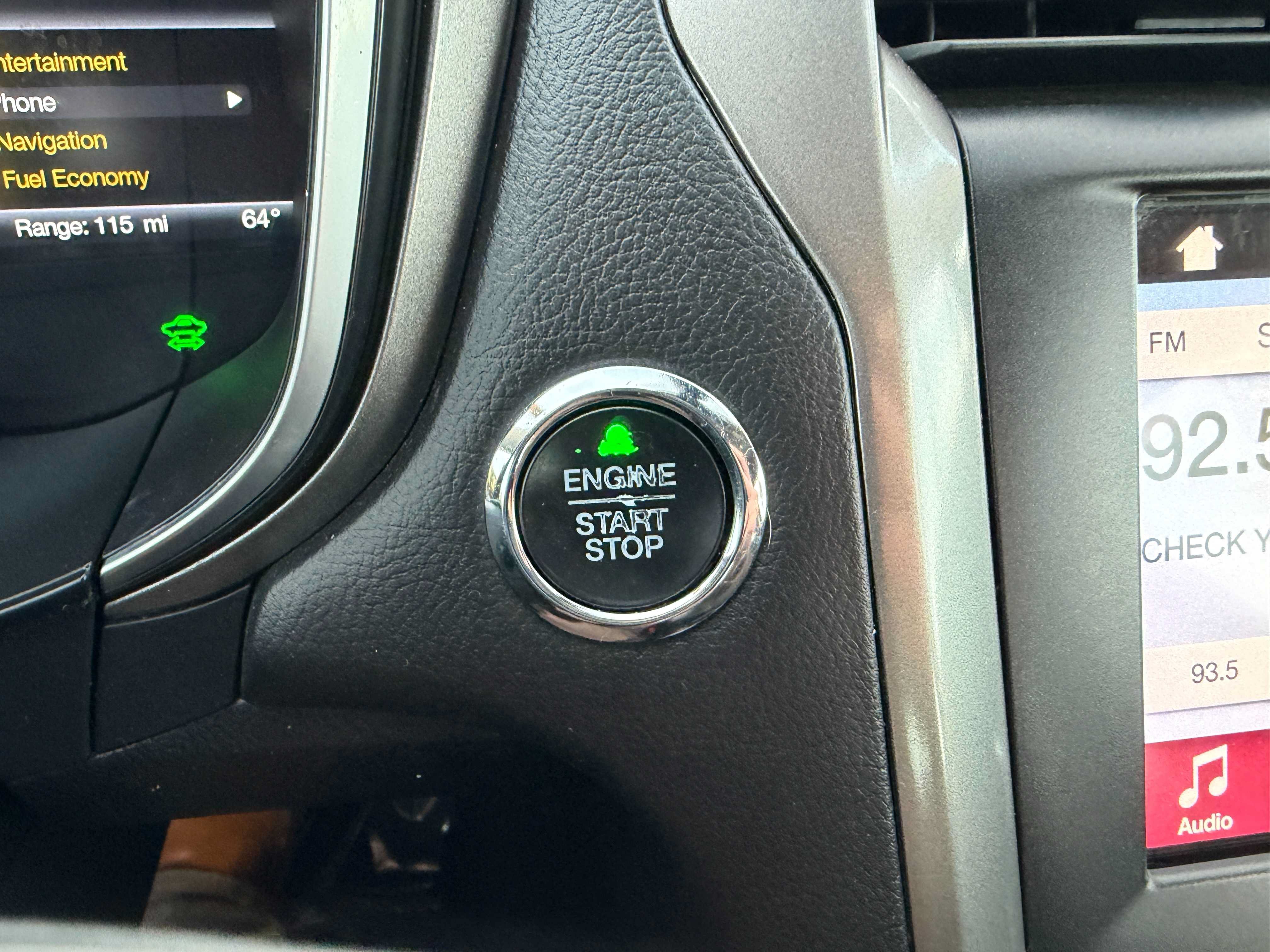Used 2019 Ford Fusion SE FWD image 27
