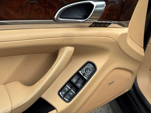 Used 2012 Porsche Panamera 4 image 18