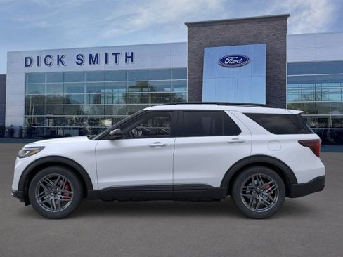 New 2026 Ford Explorer ST image 3