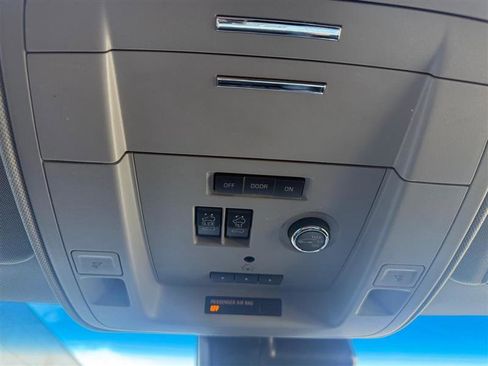 Used 2019 Chevrolet Suburban LT image 68