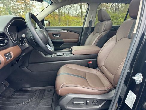 Certified 2025 Honda Pilot Elite image 19