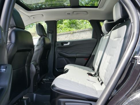 Used 2024 Ford Escape Platinum w/ Premium Technology Package AWD/4WD image 14
