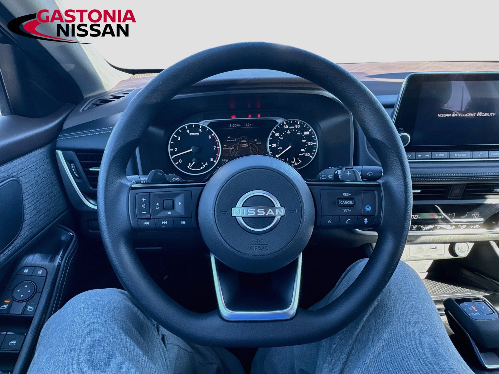 Used 2023 Nissan Rogue SV AWD/4WD image 14