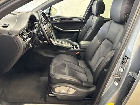 Used 2021 Porsche Macan S image 10