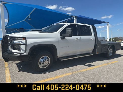 Used 2024 Chevrolet Silverado 3500 LT w/ Convenience Package AWD/4WD image 3