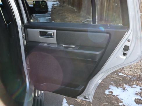 Used 2017 Ford Expedition XLT image 27