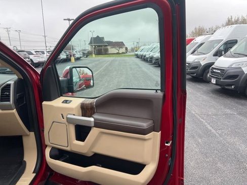 Used 2018 Ford F150 Lariat w/ Equipment Group 502A Luxury image 13