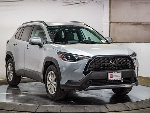 Certified 2024 Toyota Corolla Cross LE image 4