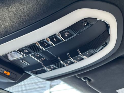 Certified 2023 Porsche Macan S image 21