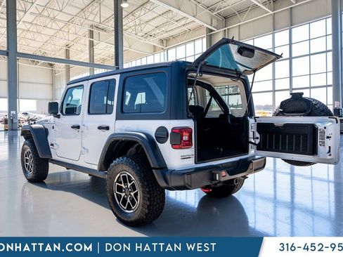 Used 2024 Jeep Wrangler Unlimited Rubicon AWD/4WD image 29