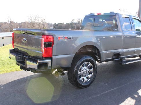 Used 2023 Ford F350 Lariat w/ Chrome Package image 4